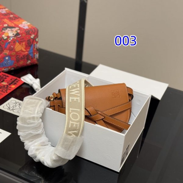 ロエベ ゲート デュアル 30 代/ 40 代 ショルダー バッグ 斜 めがけ ハイ ブランド loewe ショルダー バッグ ミニ ショルダー バッグ 人気 ブランド 流行り廃り の ない ブランド バッグ - 画像 (4)