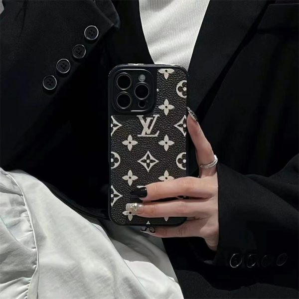 ルイ ヴィトン スマホケース おすすめ エンボス vuitton 風 iphone17 ケース iphone17pro ケース 新作レザー ブランド iphone16/15/14 ケース メンズ ハイ ブランド スマホケース 「カメラレンズフィルム付き」 - 画像 (3)