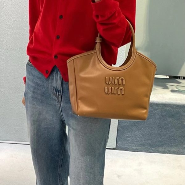 ミュウミュウ トートバッグ コピー miumiu ショルダー バッグ トート バッグ ブランド レディース 2way バッグ ハイ ブランド 人気 おすすめ - 画像 (9)