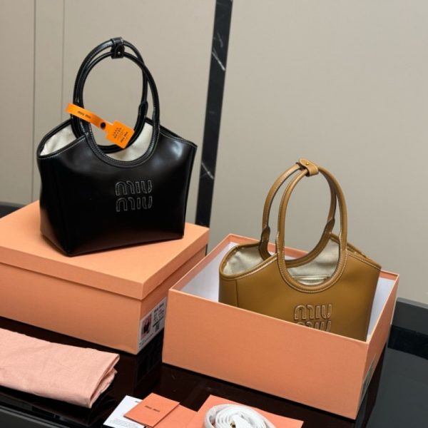 ミュウミュウ トートバッグ コピー miumiu ショルダー バッグ トート バッグ ブランド レディース 2way バッグ ハイ ブランド 人気 おすすめ