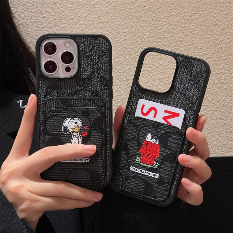 コーチ スヌーピー iphone16/16pro ケース coach iphone16 ケース ブランド iphonese2/se3 ケース お 揃い カップル iphone15/14 ケース キャラクター iphone ケース カード 収納 ハイ ブランド