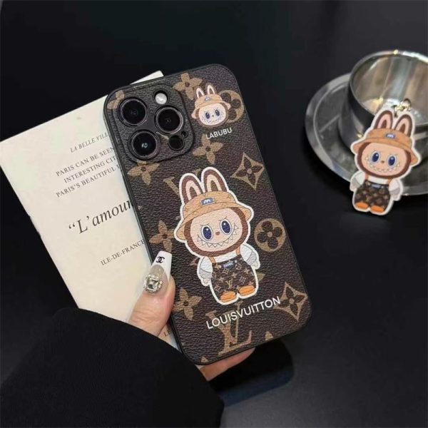 iphone16/16plus ケース ラブブ ルイ ヴィトン iphone17/17pro ケース 芸能人 iphone15 promax /14 ケース ストラップ 付き スマホケース ブランド レザー iphone14pro/14promax ケース チャーム 付き かわいい アイフォン13pro ケース 大人可愛い - 画像 (2)