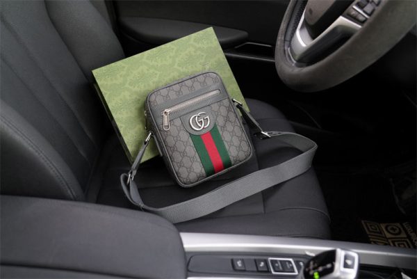 ショルダーバッグ メンズ ハイブランド グッチ バッグ メンズ 小さめ ミニ ショルダー バッグ 男性 鞄 gucci ボディ バッグ プレゼントおすすめ