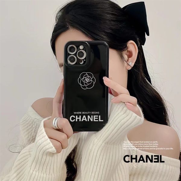 シャネル iphone16 ケース カメリア chanel スマホケース コピー iphone15/15pro ケース 人気 女子 iphoneケース 耐久性 iphone14/13/12 ケース かわいい ブランド おしゃれ - 画像 (2)